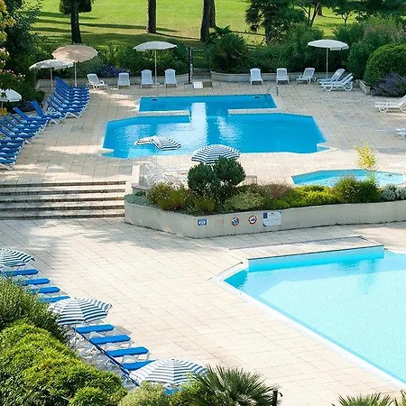 Avec Piscines Chauffees ***